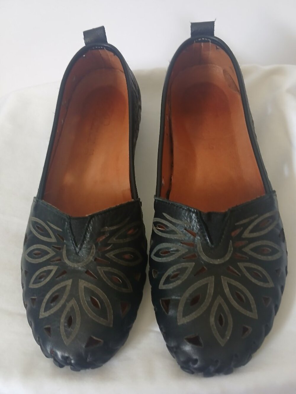 Biza Black Leather Floral Cut-Out Slip-On Flats Size 38